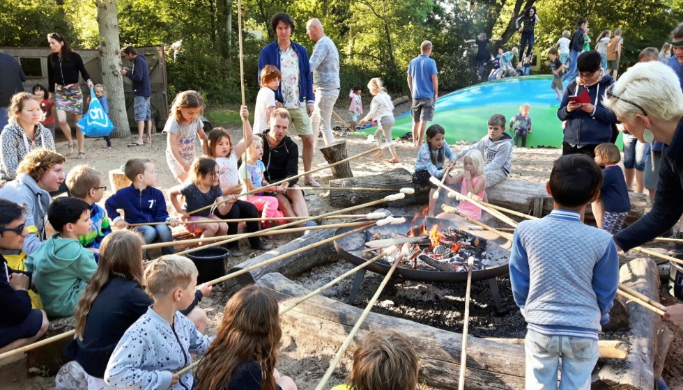 campfire stockbread bake recreation activity camping geversduin holland